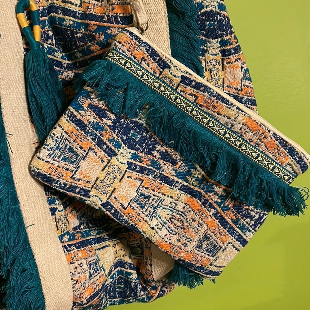 NWT Falls Creek Multicolor Boho Canvas Tote Bag With Matching Wristlet - Picture 5 of 6